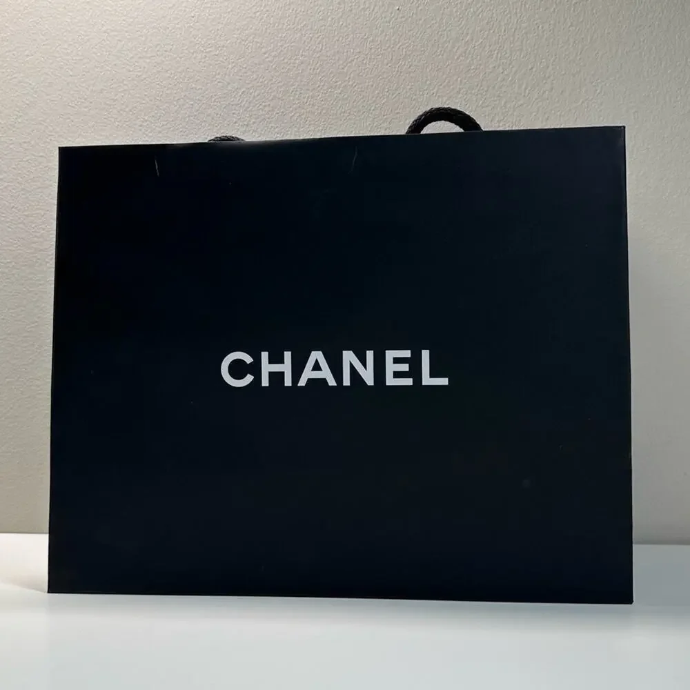 Chanel | Gift Bag/Ribbon | Black/White | W12 x H9.5 x D5 Inch